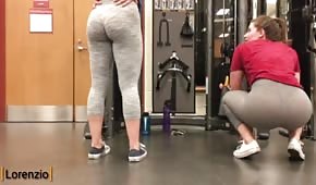 Gros cul pratiquent dans la salle de gym
